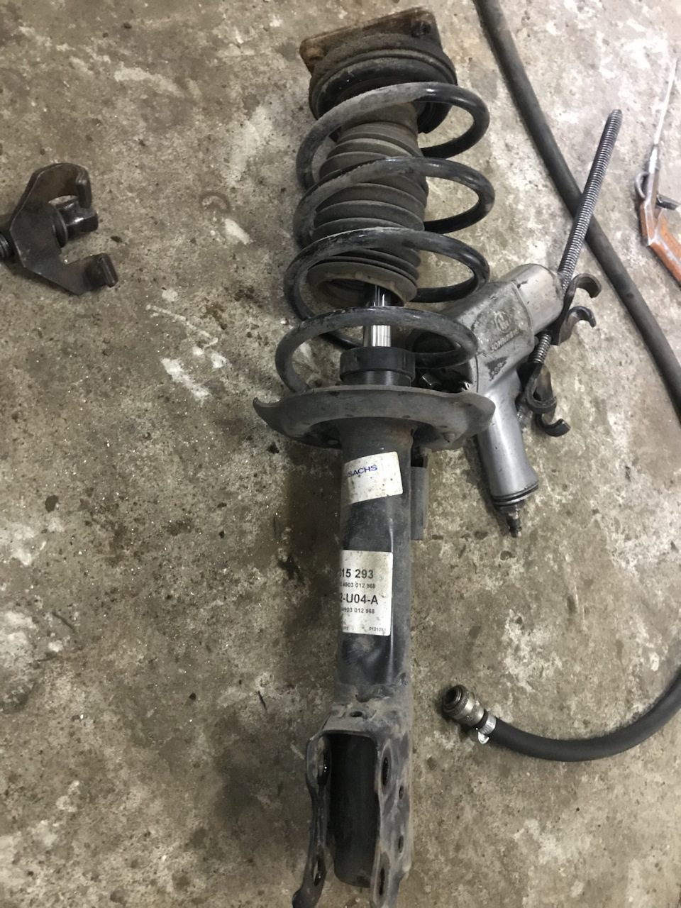 Замена просевших пружин — Mercedes-Benz B-Class (W245), 2 л, 2008 года ...