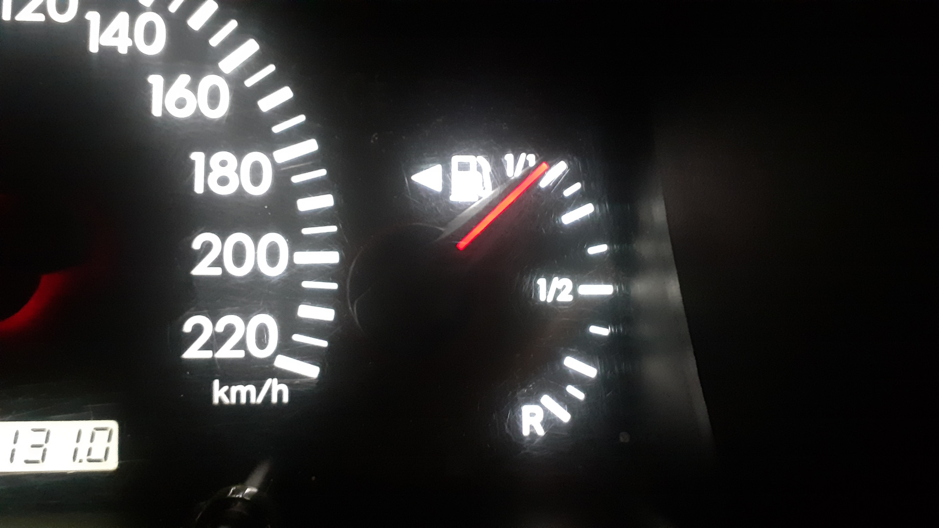 Стрелка уровня горючего не падает вниз. — Toyota Corolla (120), 1,4 л ...