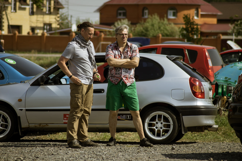 Обсуждаем с Мишей… хотелось бы сказать, как быстрее трассу пройти, но, похоже, рост цен на лекарства.Х)))… пенсия, чо?!)) — Honda Civic Ferio (6G)