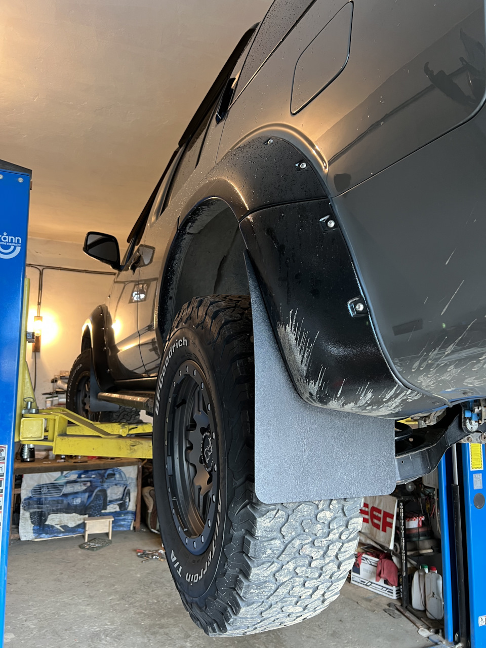 Брызговики — Nissan Pathfinder (3G), 4 л, 2008 года | тюнинг | DRIVE2