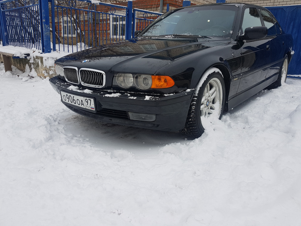 Нынешняя — BMW 7 series (E38)