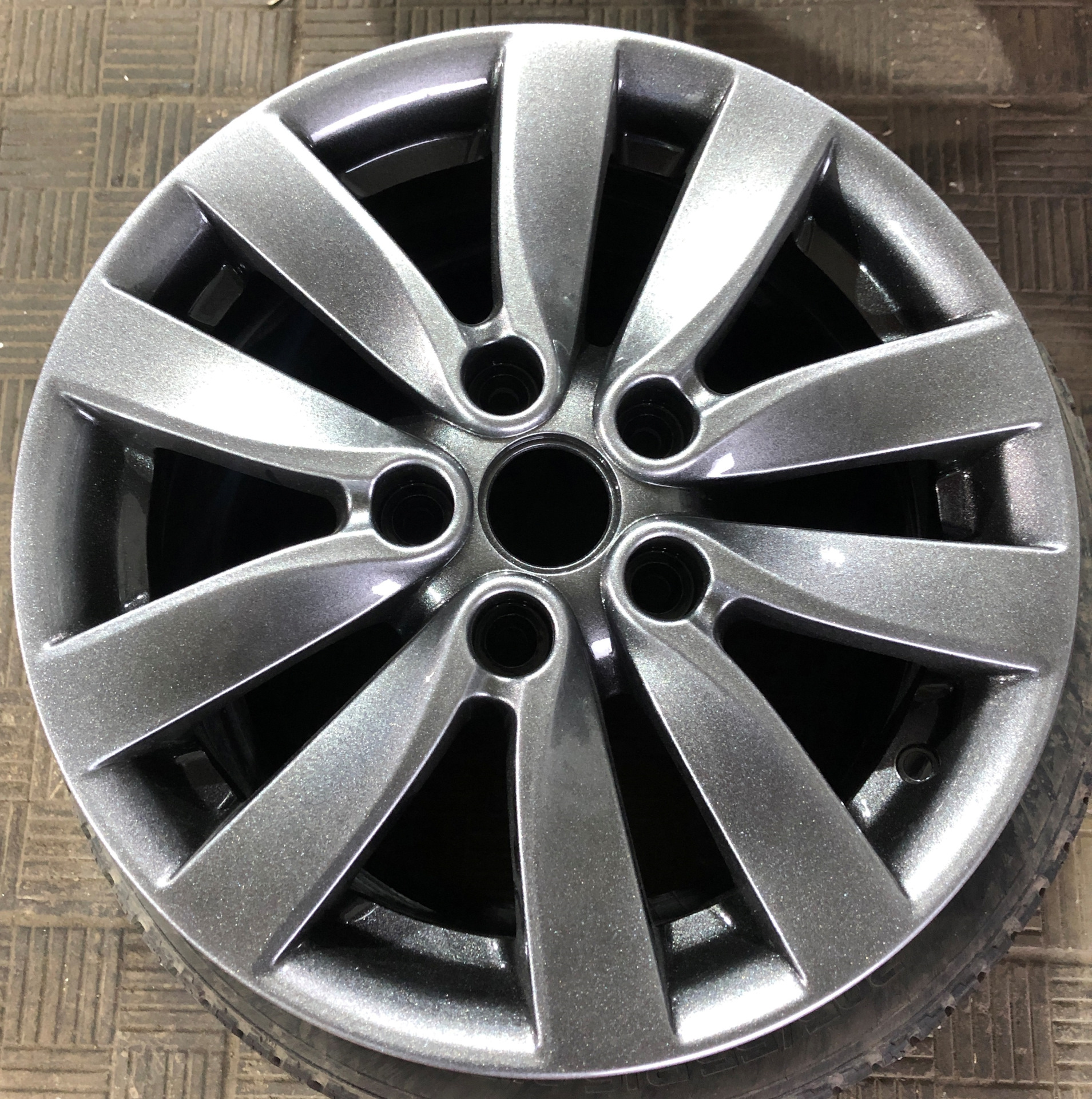 Порошковая покраска оригинальных дисков в Бриллиантовый графит для зимы ...