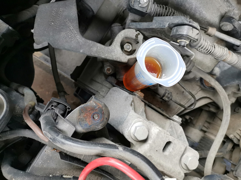 Использовал шприц как воронку) — Volkswagen Golf Mk6