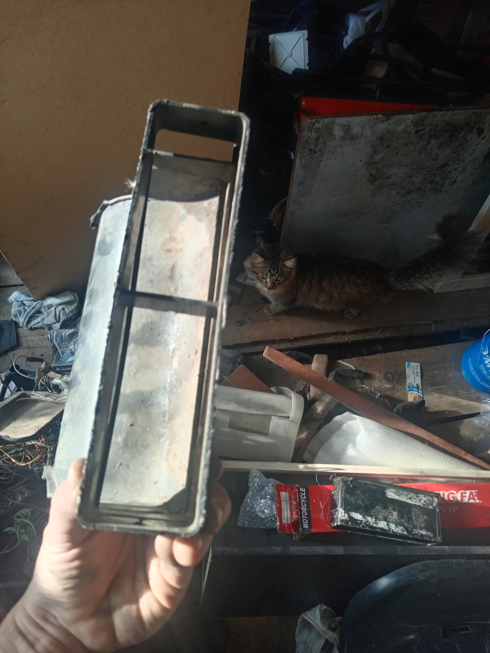 Кусок от низкой панели поверх воздуховода от высокой — Lada 2120 Надежда