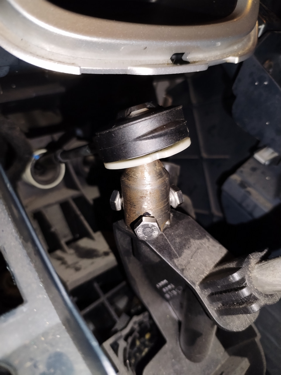 Shortshifter on — Ford Fiesta (Mk VI), 1,6 л, 2008 года | тюнинг | DRIVE2