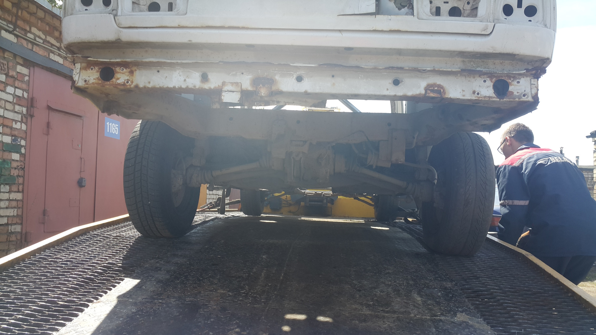 Мелкие сколы на лобовом. — Daewoo Gentra, 1,5 л, 2015 года | другое ...