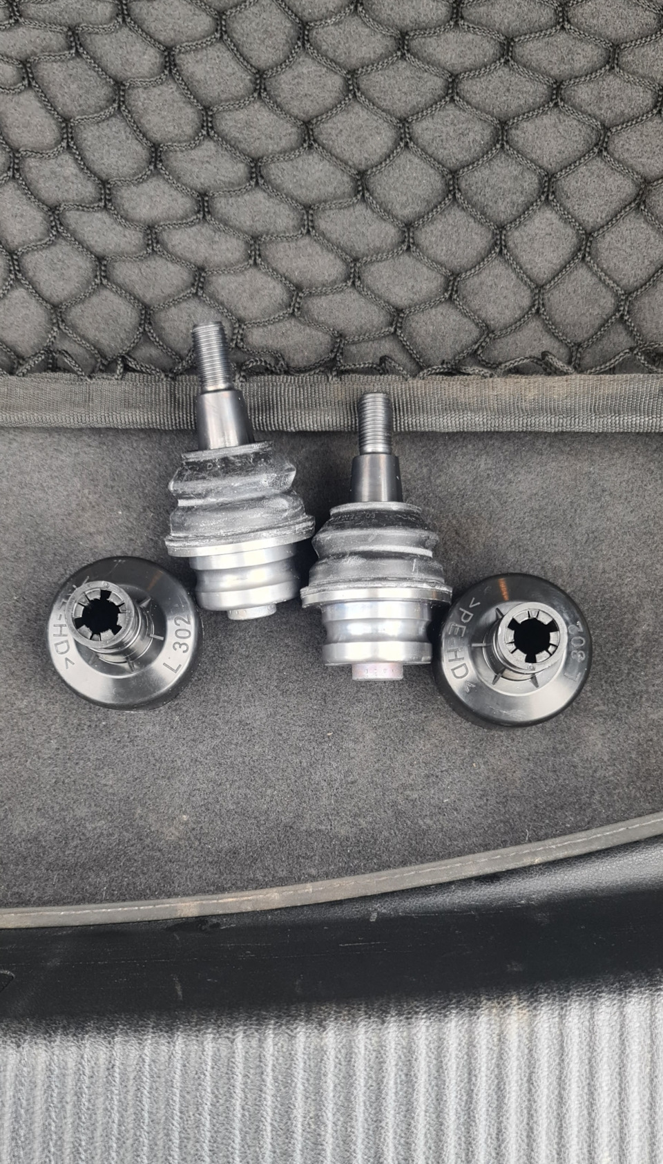 Небольшой ремонт — Audi A8 (D4), 4,2 л, 2010 года | запчасти | DRIVE2