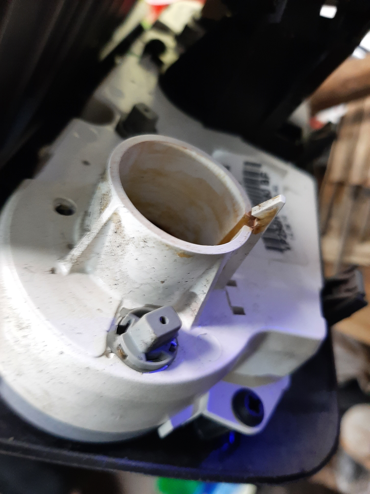 Замена лампочек подсветки блока отопителя Ford Fusion — Ford Fusion, 1 ...