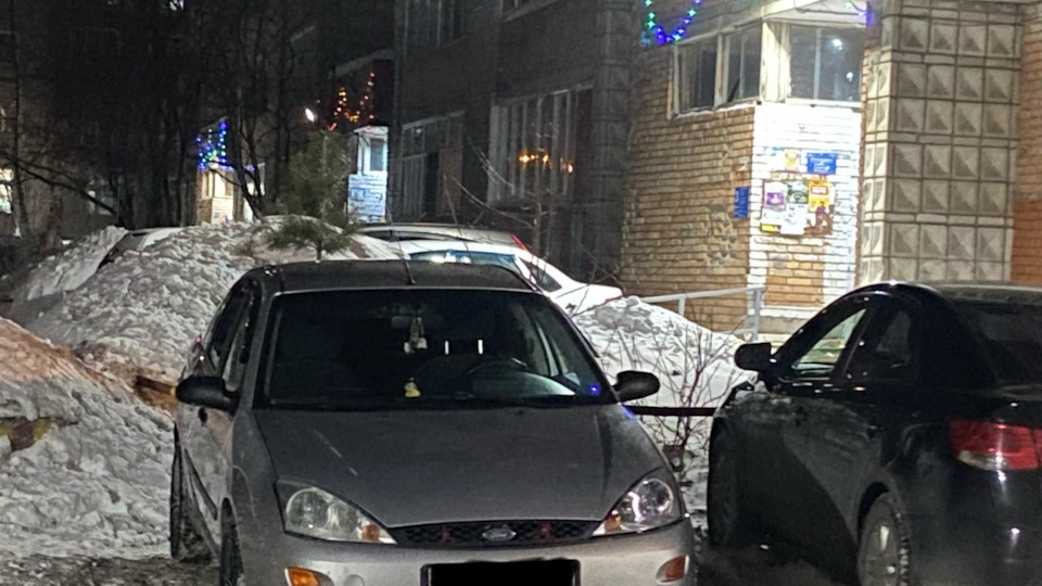 Металлический звук при торможении — Ford Focus I Sedan, 2 л, 2002 года ...