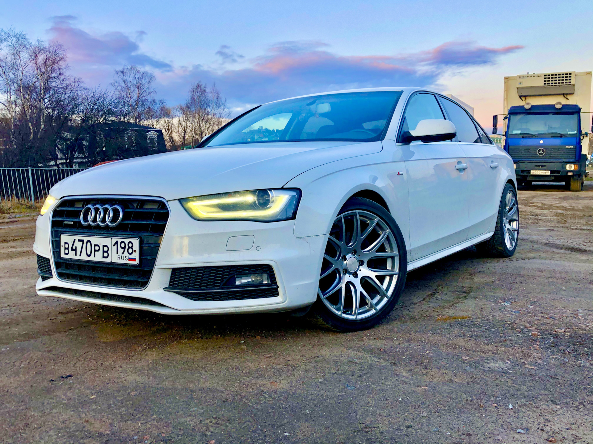 Audi 18. Audi a4 3sdm. Audi a4 b8 диски. Audi a4 b9 Revo. Audi a4 b8 White 3sdm.