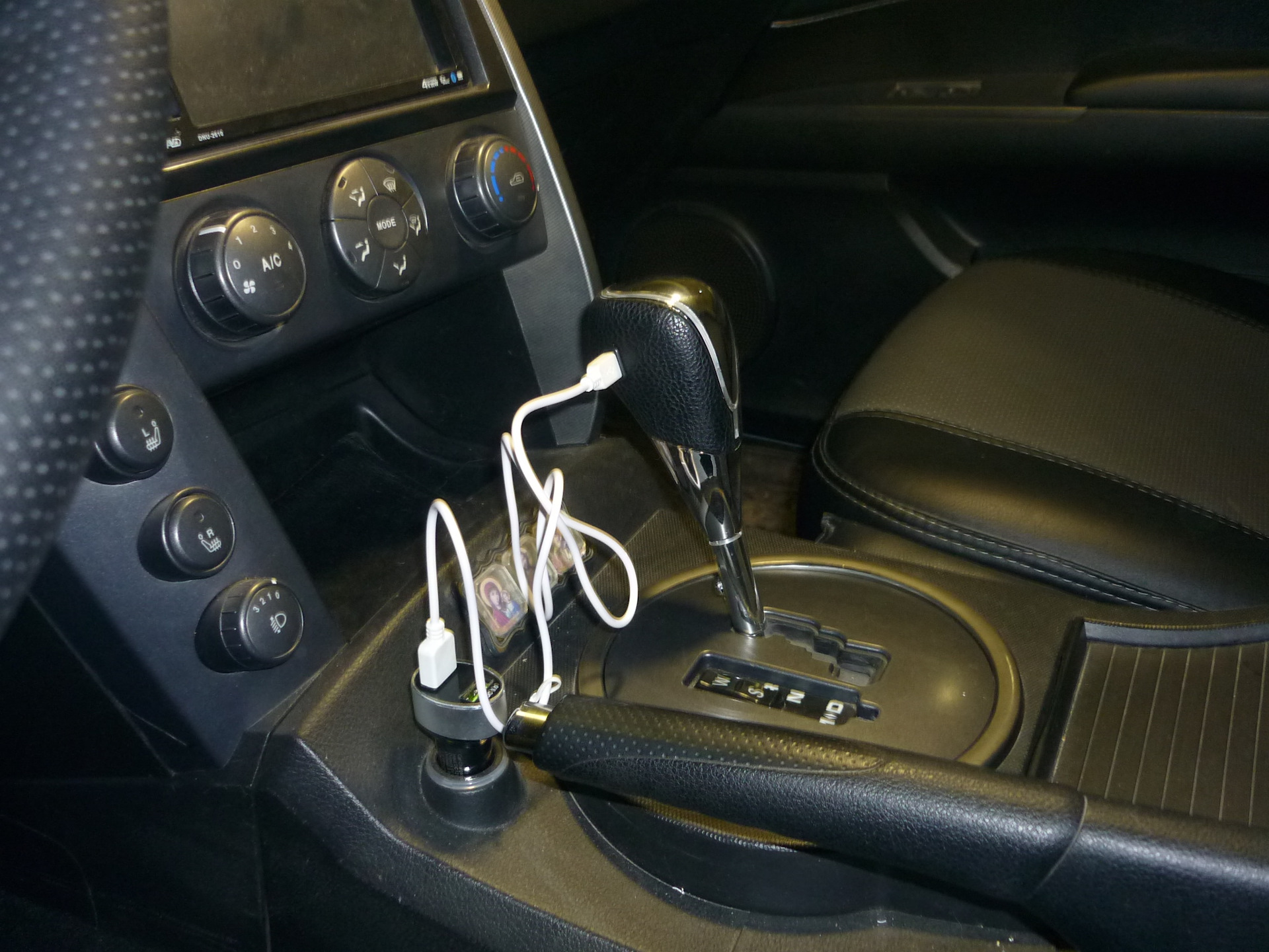 Прошитый автомат. Ручка АКПП SSANGYONG Kyron. Ручка АКПП саньенг Кайрон. Санг енг Кайрон ручка коробки передач. Ручка АКПП саненг Кайрон.