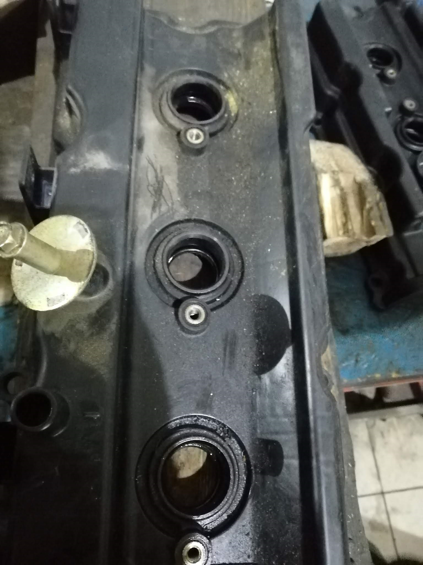 Подскажите по сальнику свечного колодца… пожалуйста — Nissan Pathfinder ...