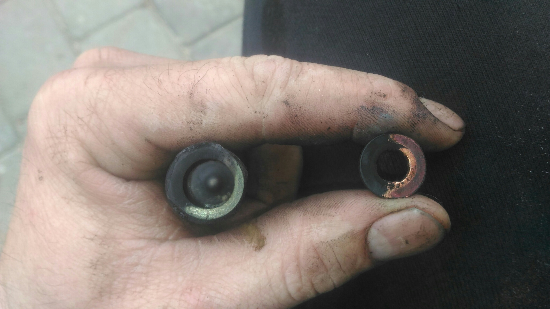 Прогорело кольцо форсунки. Прогар под кольцами форсунок. Прогорело кольцо форсунки. Прогорело кольцо форсунки. Уплотнительное кольцо форсунки вольво xc90.