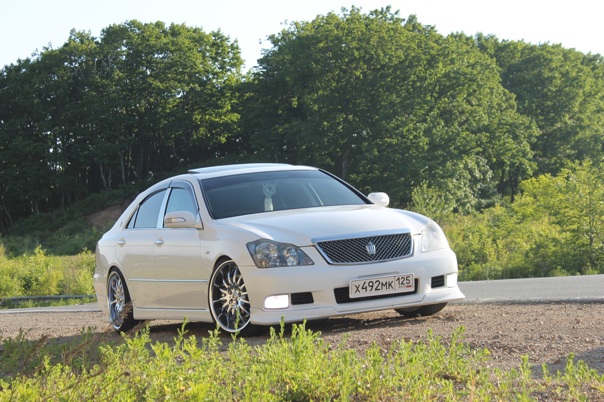 Toyota Crown 180 stance