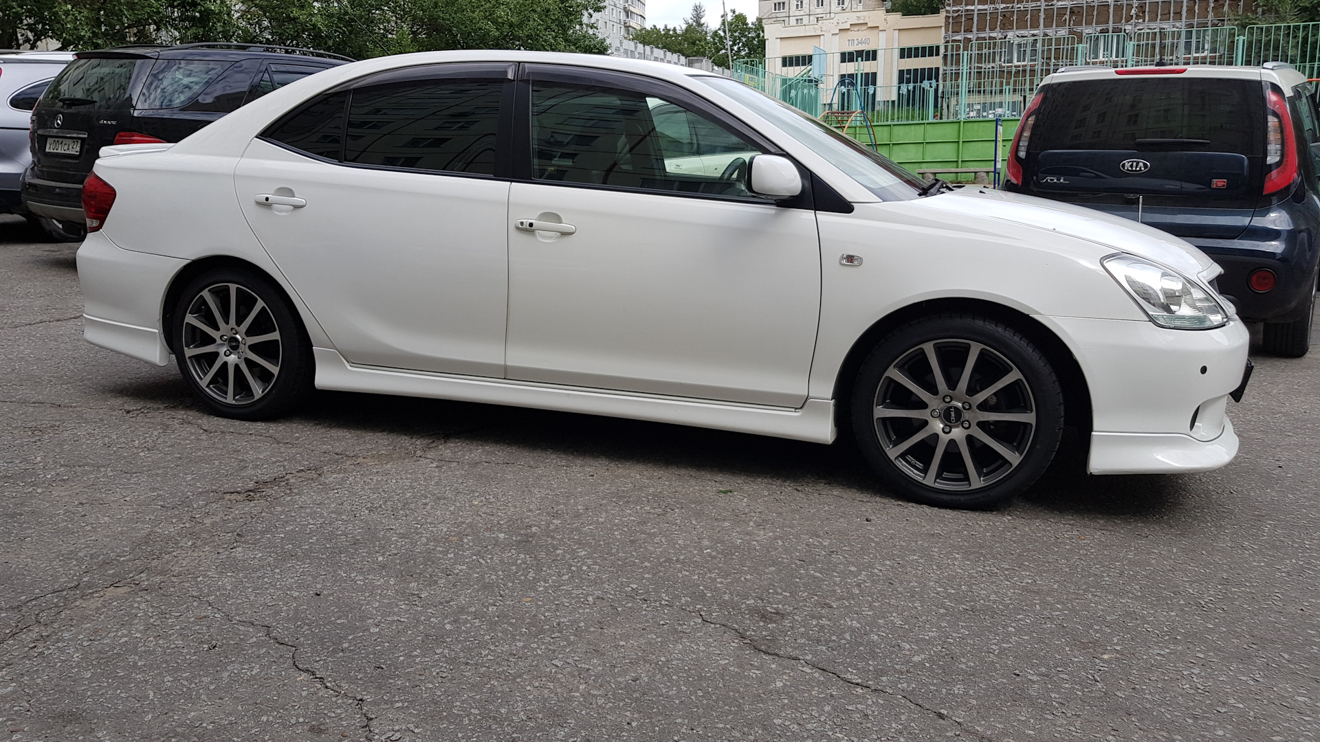 Литье тойота аллион. Toyota Allion 240. Тойота Аллион 240 белый. Toyota Allion диски. Тойота Аллион 2002 на дисках.