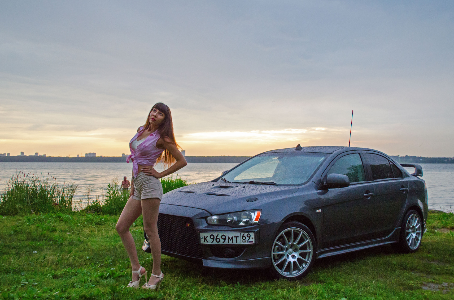 Mitsubishi Lancer 10 girl