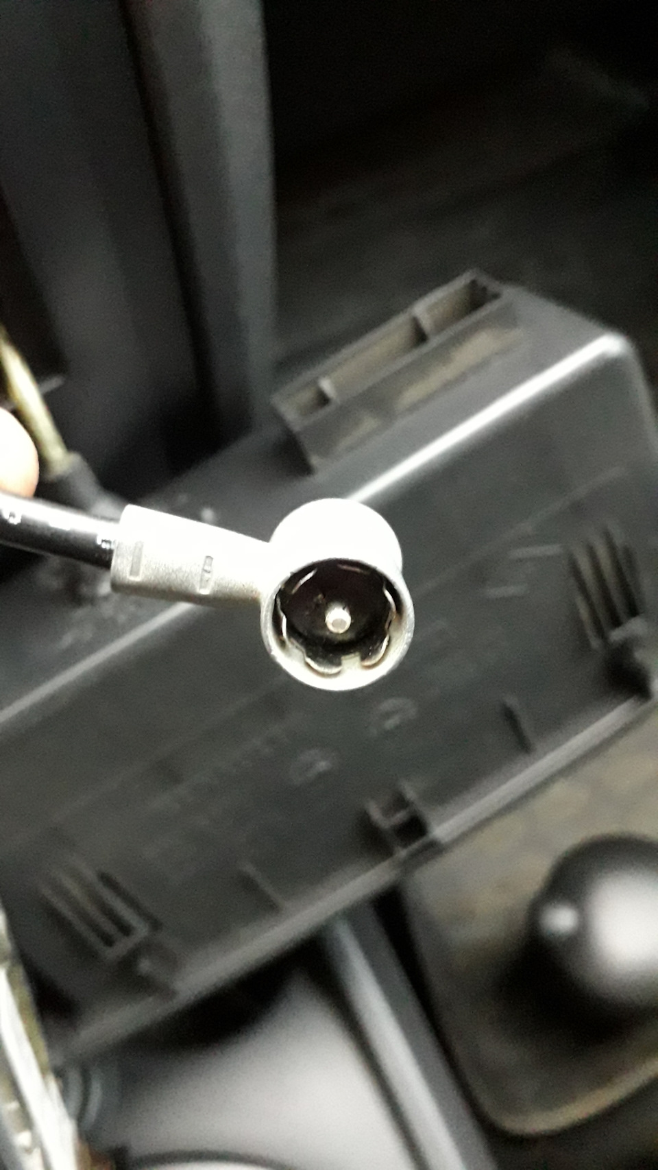 CQAAAgJp7eA 960 Как крепить 2 din магнитолу