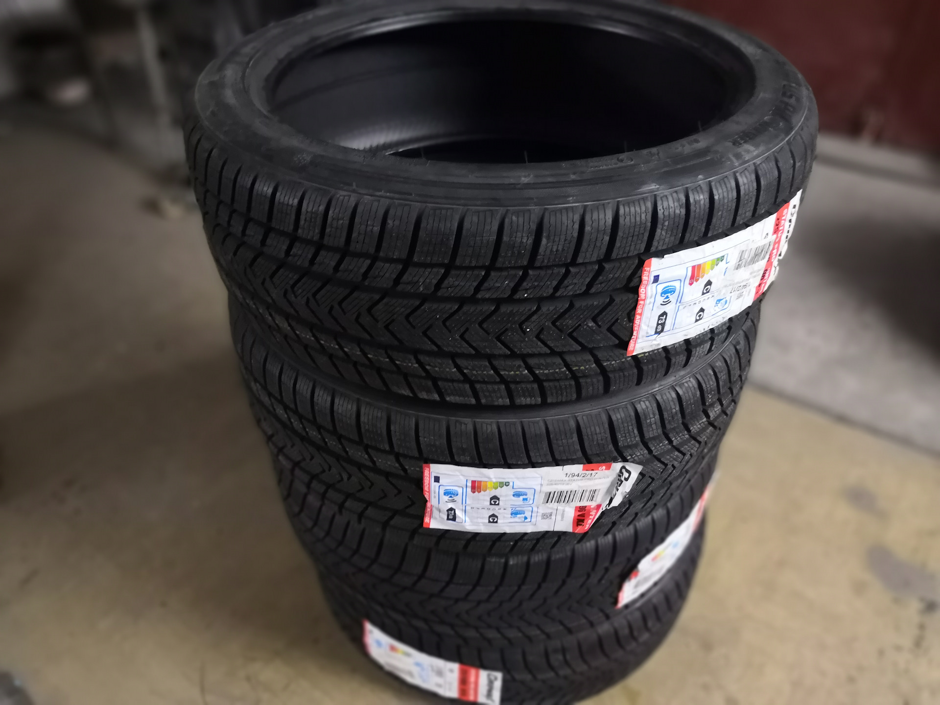 Gripmax suregrip pro sport. Gripmax SUREGRIP Pro Sport 315/35 r22. Gripmax SUREGRIP Pro Sport 325/35 r22. Шины Gripmax SUREGRIP Pro Winter 315/40 r21 115v. Gripmax SUREGRIP Pro Ice 265/45r21 108t XL BSW шип.