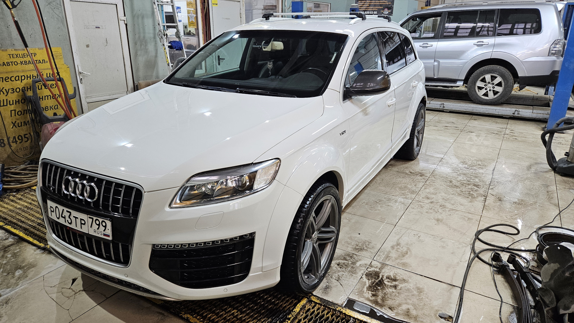 Продажа Audi Q7 (1G) 2011 (дизель, АКПП) — с историей обслуживания —  DRIVE2.RU