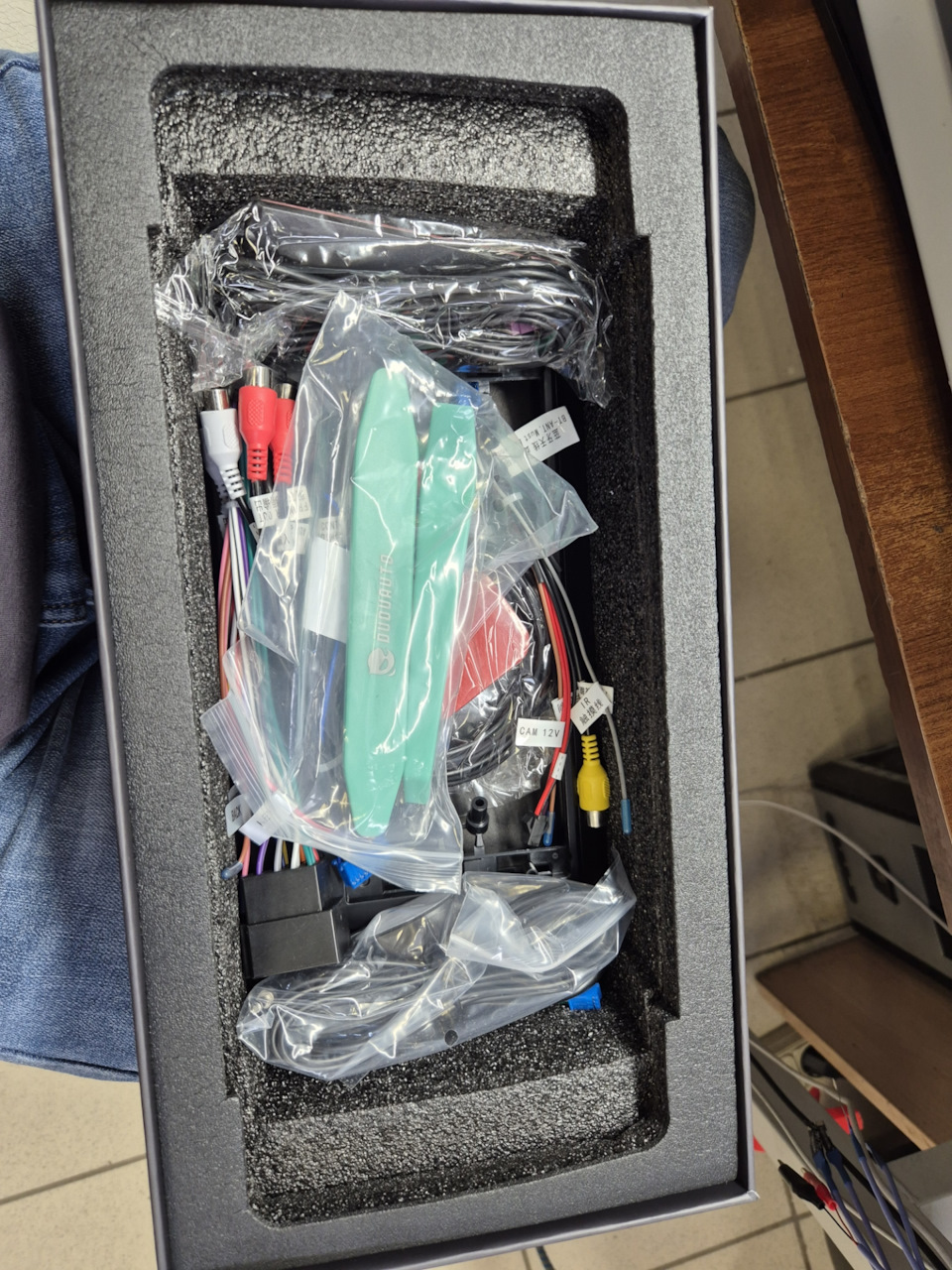 упаковка на уровне, все что нужно в комплекте — Audi Q3 (1G)