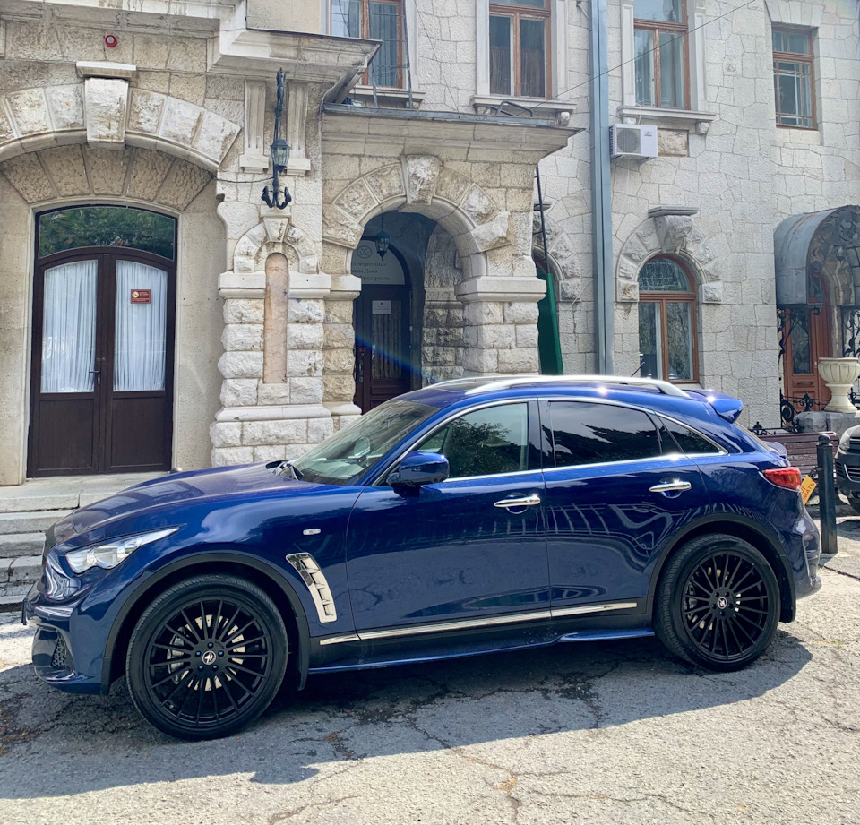 Фото в бортжурнале Infiniti FX (2G)