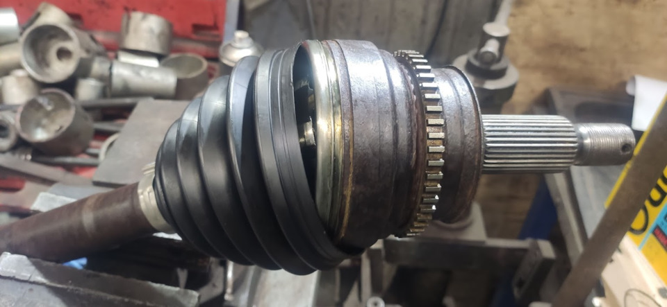 Замена внешнего пыльника заднего привода Паджеро 4 — Mitsubishi Pajero ...