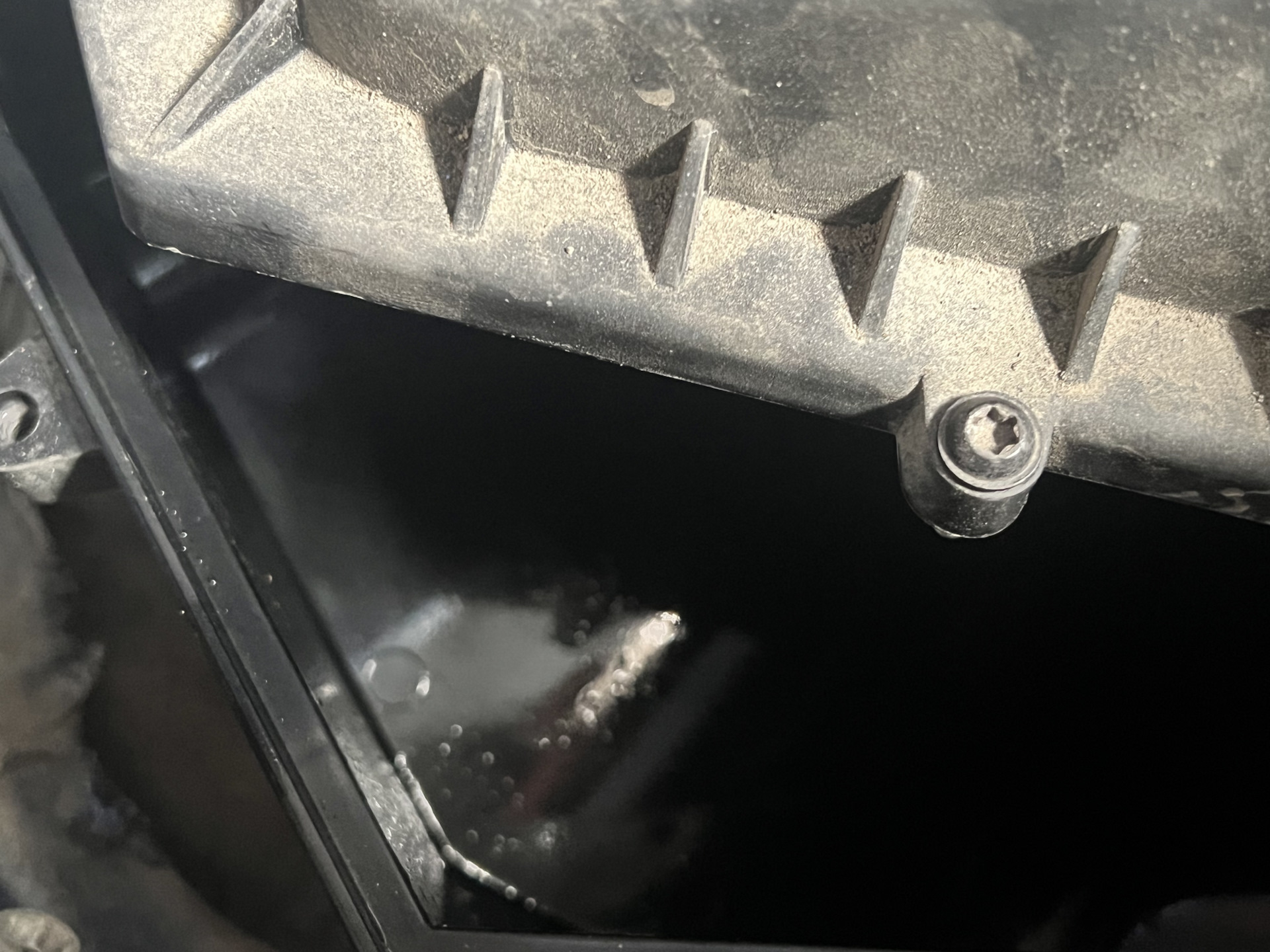 Замена воздушного фильтра — BMW X3 (G01), 2 л, 2018 года | плановое ТО ...