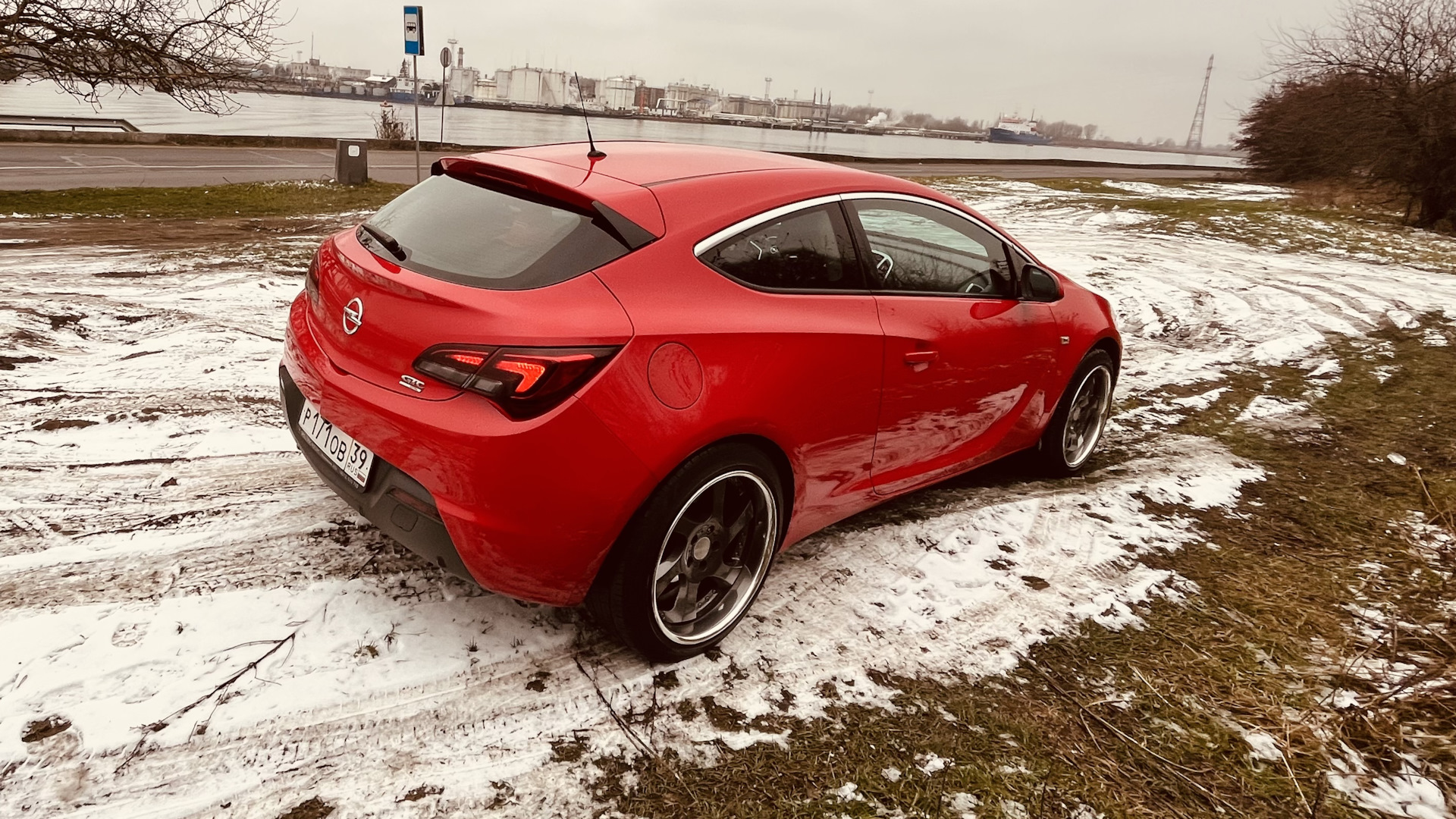 Opel Astra J GTC 1.4 бензиновый 2013 | 1.4 КРАСНАЯ Турбо на DRIVE2