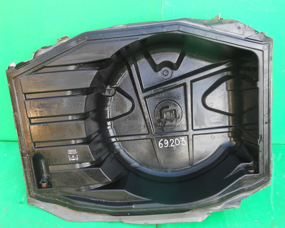 Ниша запасного колеса Мерседес w 203 Mercedes W203 — GrandGarage на DRIVE2