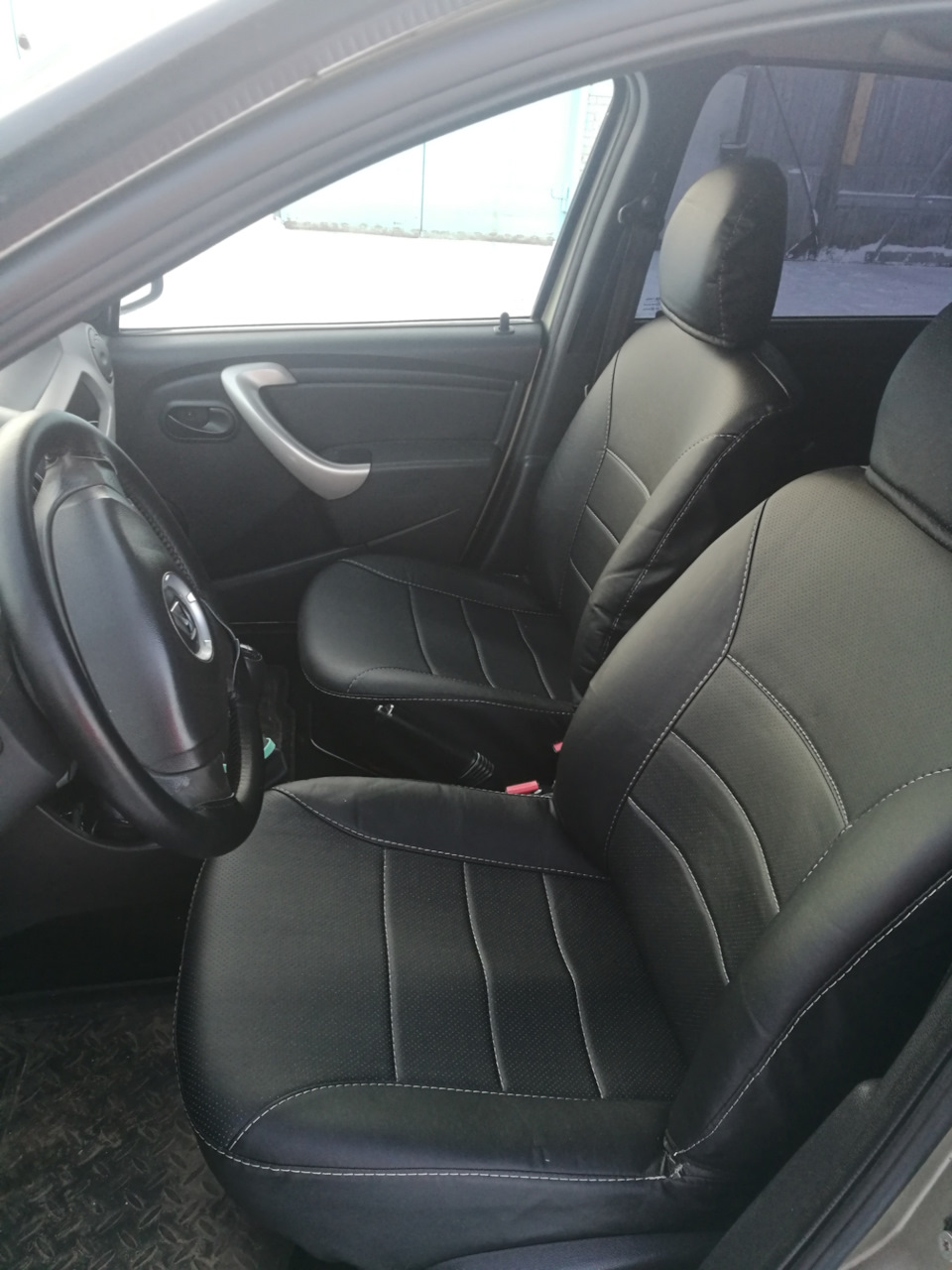 Чехлы — Renault Logan (1G), 1,6 л, 2010 года | аксессуары | DRIVE2