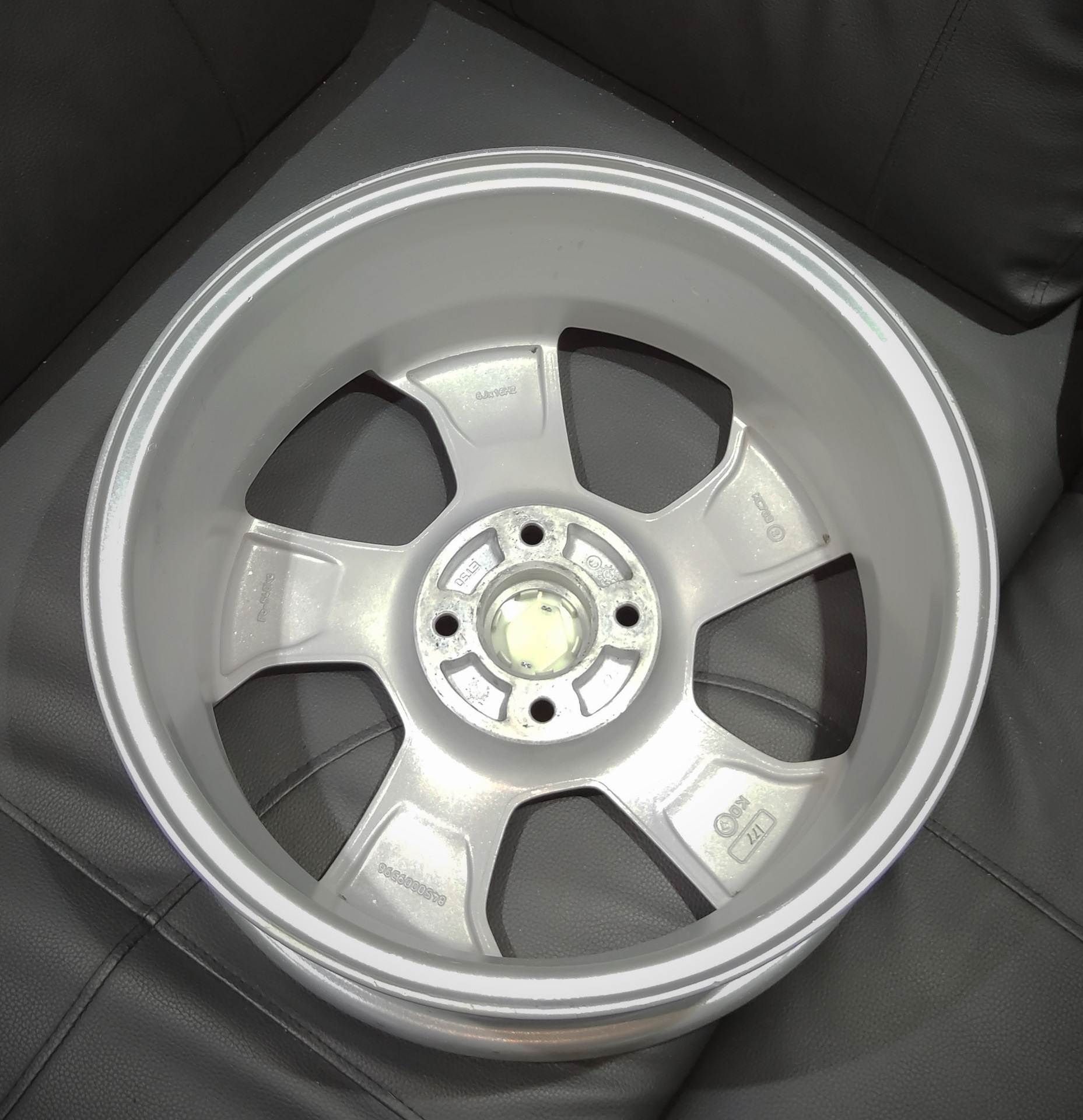 Диски на лето — Renault Logan (2G), 1,6 л, 2015 года | колёсные диски ...