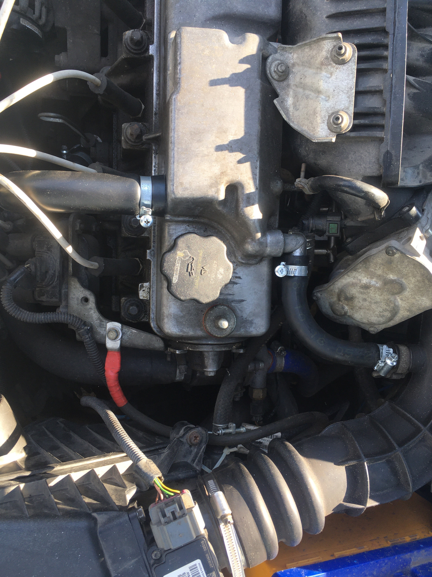 Короб саба + подсос воздуха. — LADA Гранта лифтбек, 1,6 л., 2015 года ...