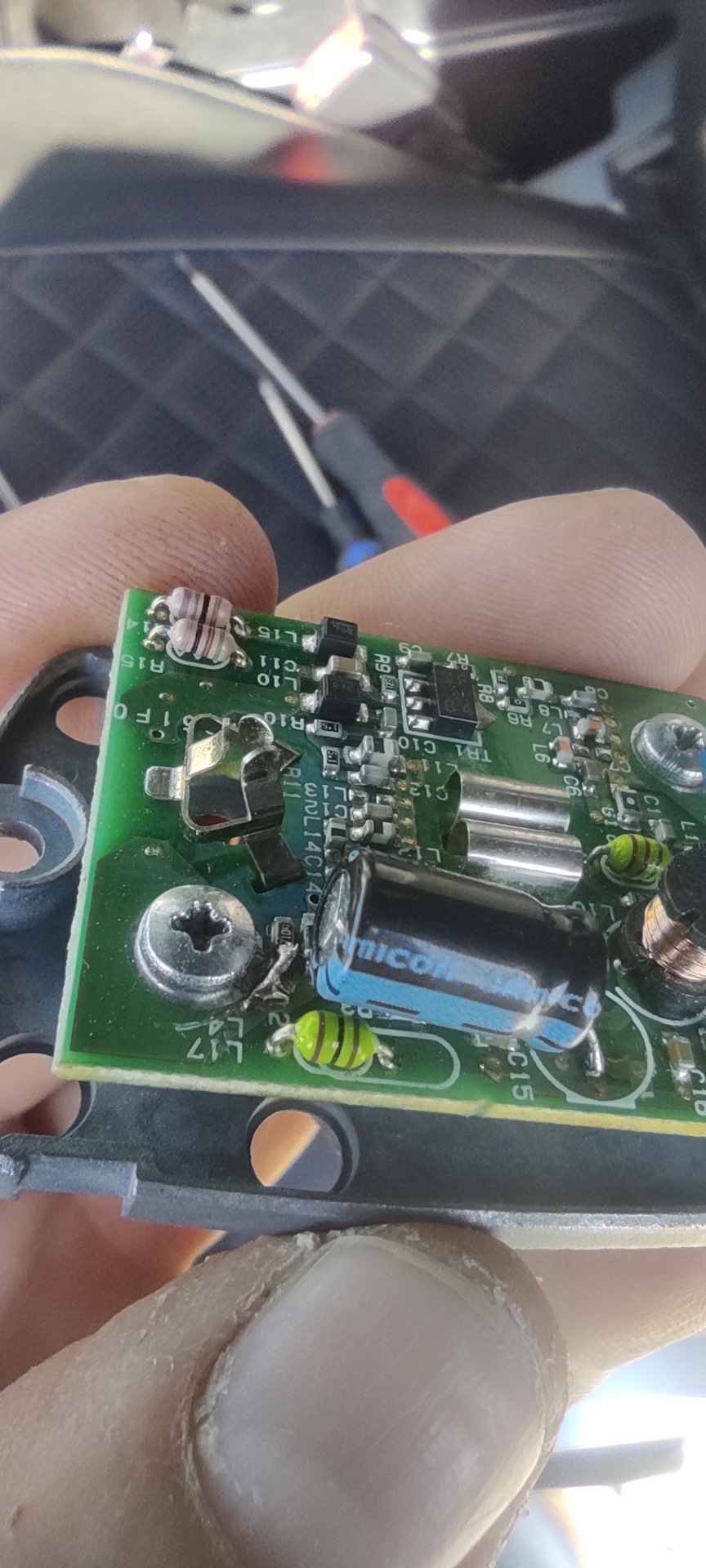 Плохой прием телефона. Где находится антенна сотовый связь на samsung s22 ultra. Починить проводной антенны. Плохой прием телефона. Смартфон плохо ловит сеть.
