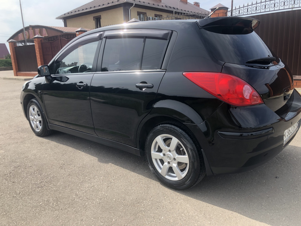 Nissan Tiida i 2007