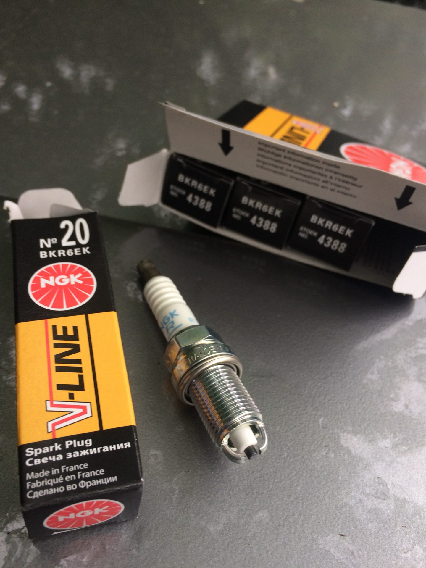 Замена свечей зажигания, сайлента переднего рычага и пыльников рулевой ...