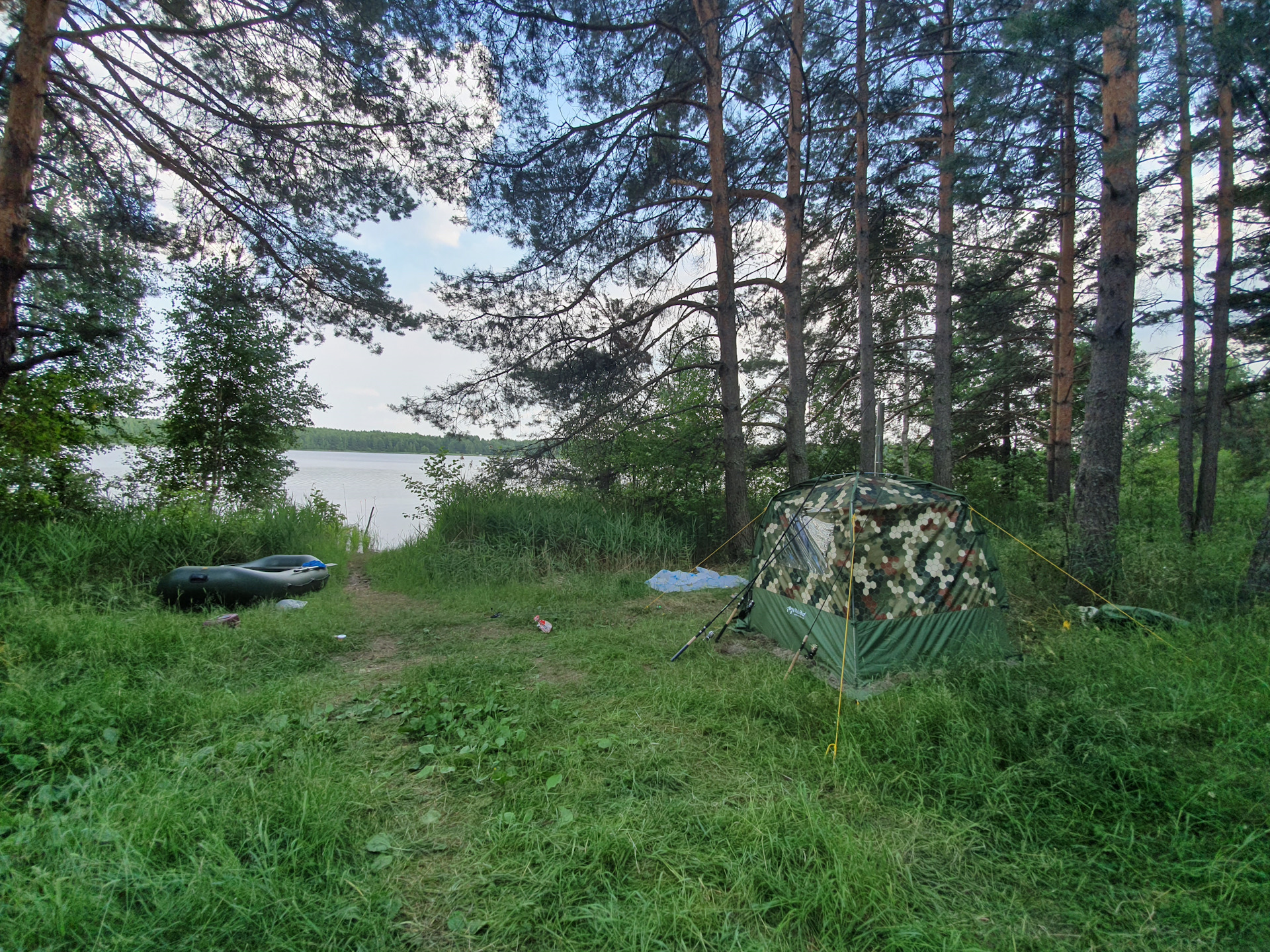 Озеро Беленькое. Озеро Беленькое Клепиковский район. Отдых на озере Беленькое в Рязанской области. Рязань отдых у озера.