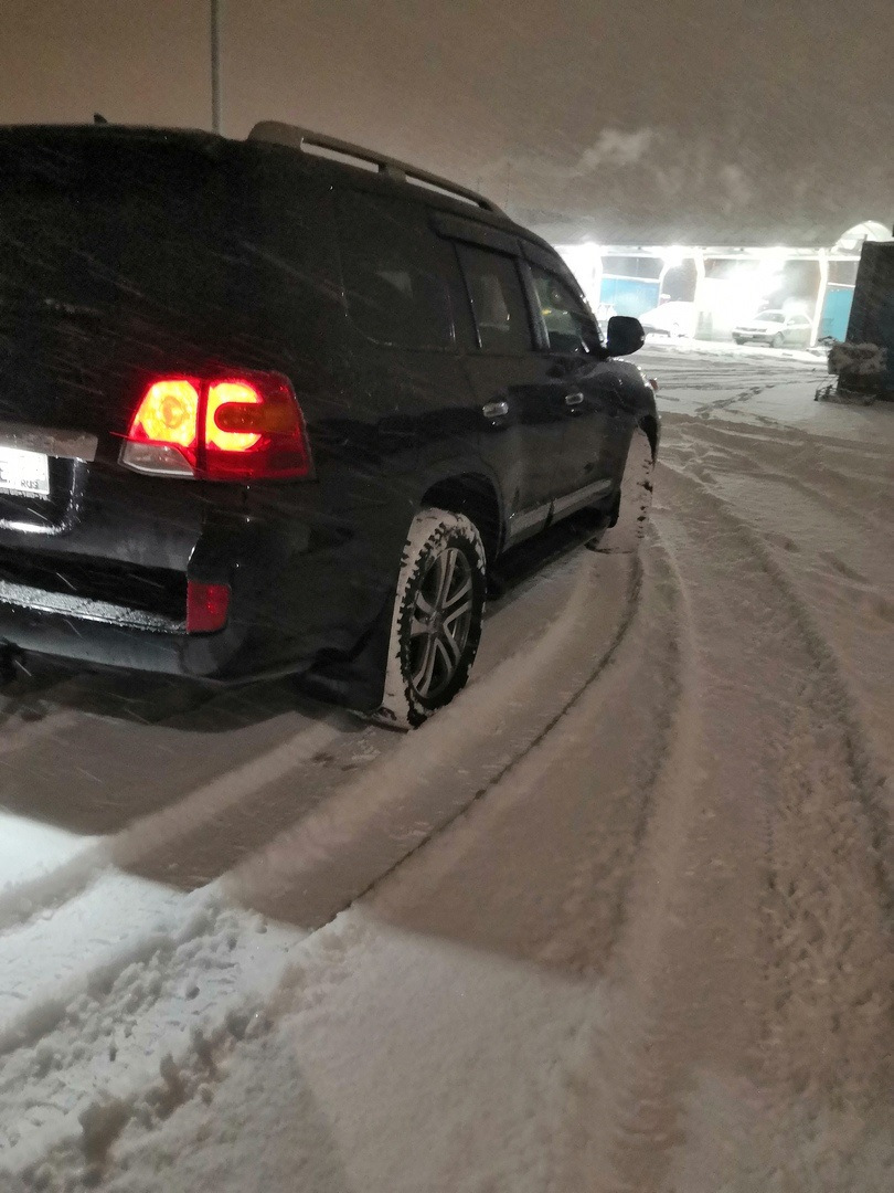 Поставил зимнюю резину ZETA Antarctica Sport r20 285/50 — Toyota Land