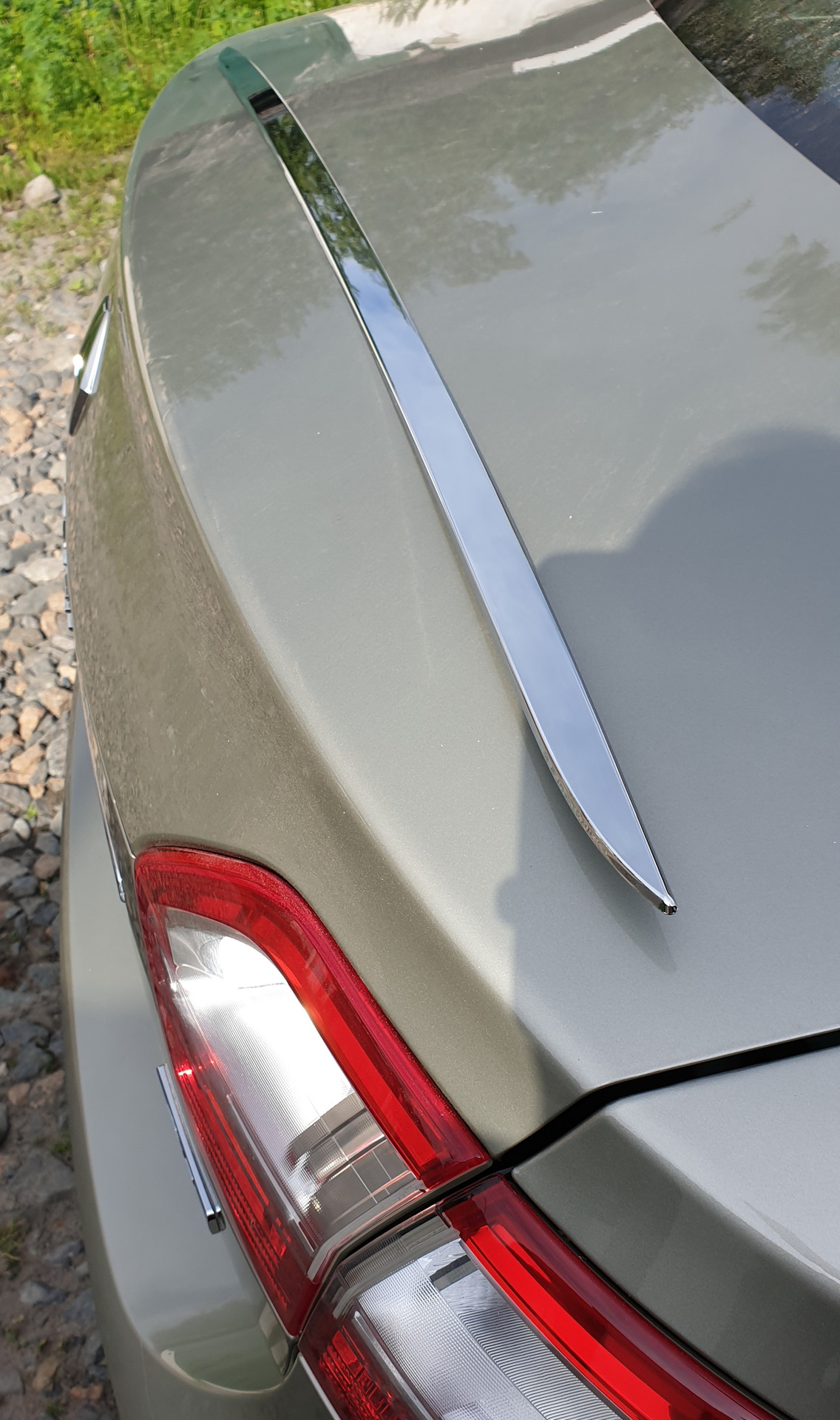 сабля крышки багажника гранта фл седан. сабля крышки багажника. сабля багажника приора хэтчбек. накладка крышки багажника 2170 приора сабля черная. сабля багажника форд фокус 2 хэтчбек.