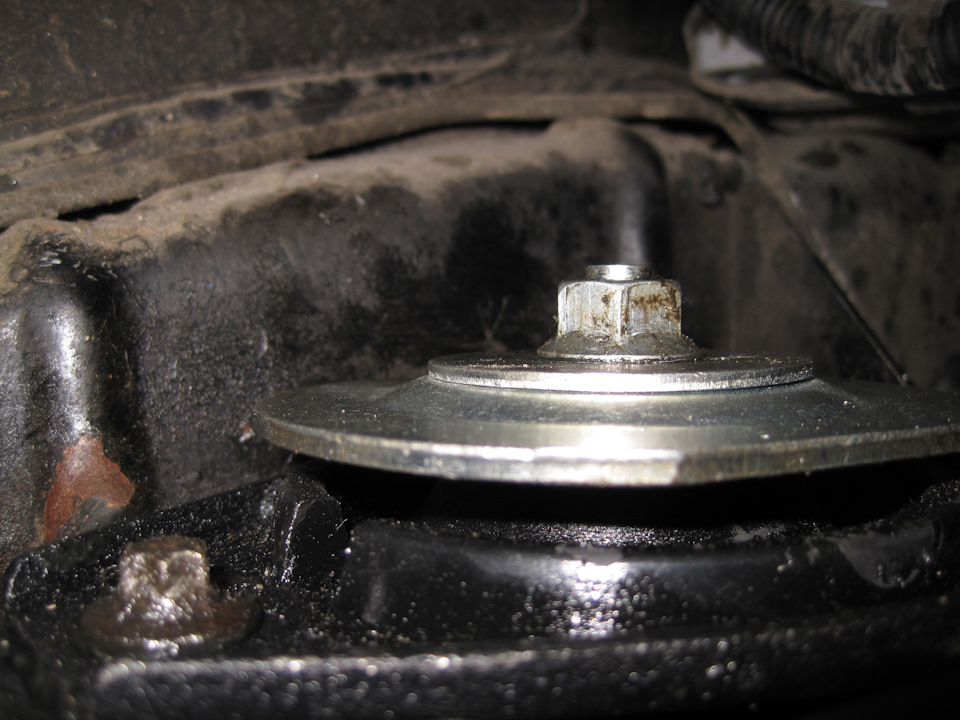 CUAAAgKUPeA 960 Как открутить подушку двигателя приора