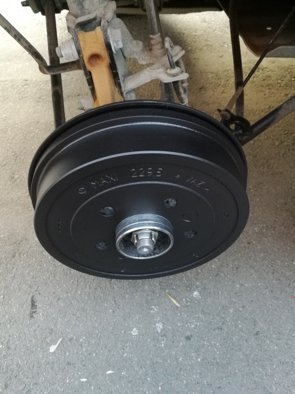 Задний барабан рено дастер 4х4. Тормозной барабан дастер. Задние барабаны дастер. Задние барабаны дастер. Барабан дастер 4х2.