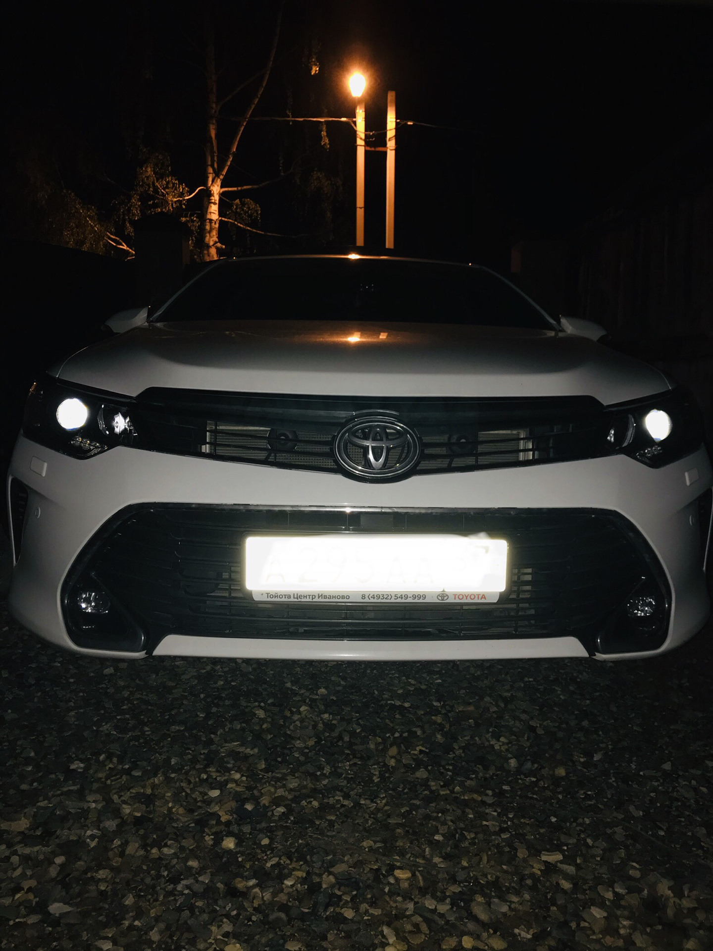 Тахометр камри 2. Освещение камри 55. Тахометр тойота камри 2015. Панель приборов highlander 2009 масло. Ближний свет камри 70.