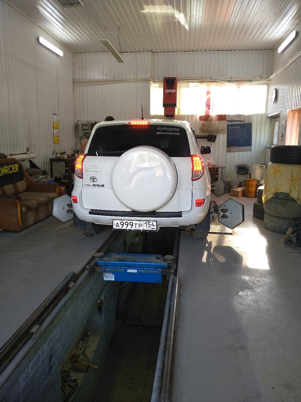 Замена номеров и сход-развал — Toyota RAV4 (III), 2 л., 2010 года ...