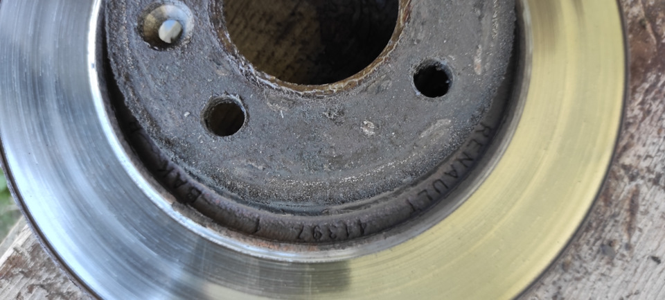 Фото в бортжурнале Renault Logan (1G)