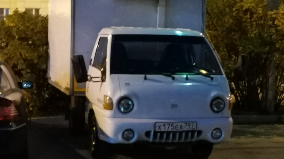 Дымит при наборе скорости и на хх — Hyundai Porter (3G), 2,5 л, 2008 ...