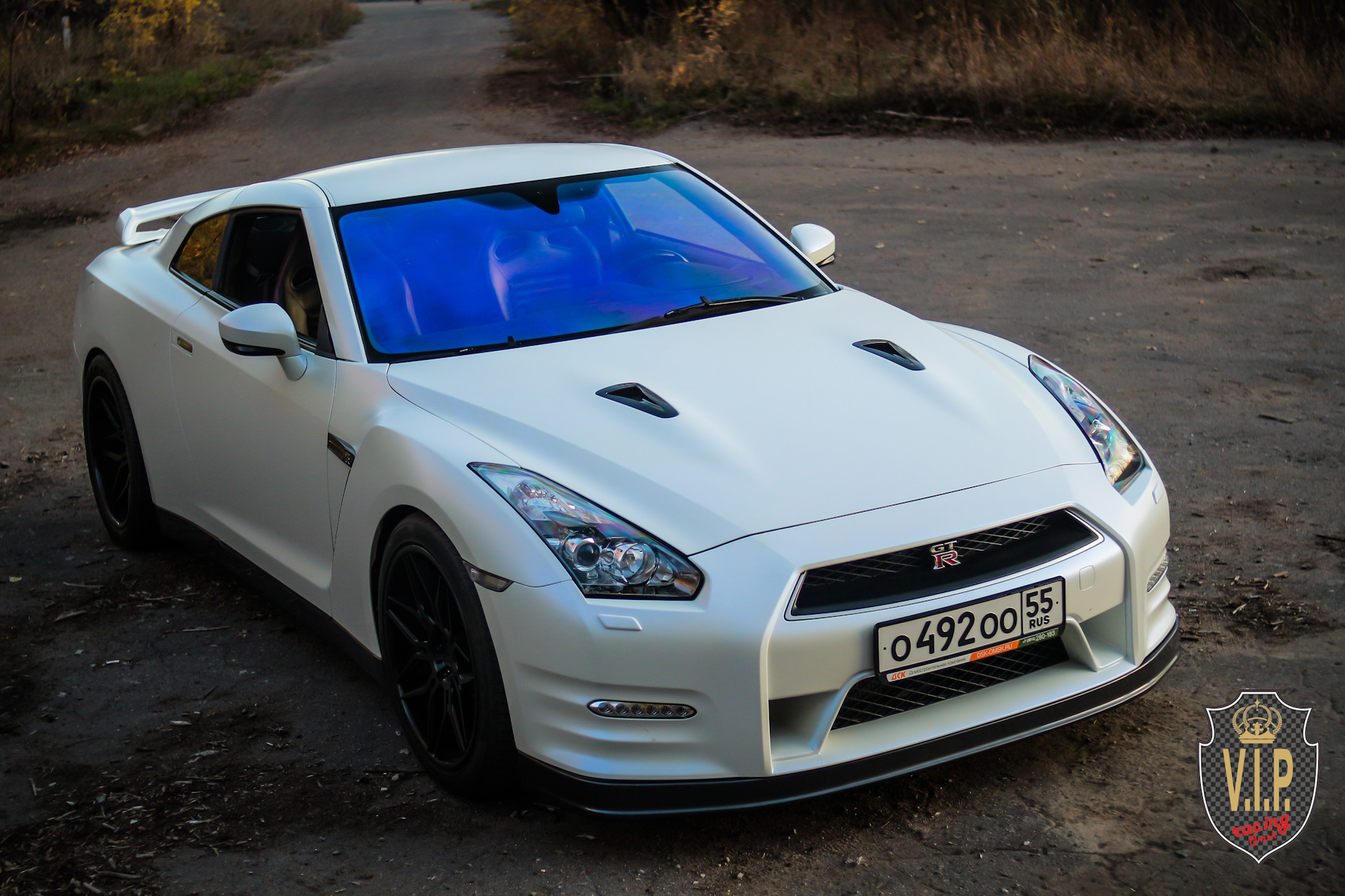 Nissan GTR белая с пленкой