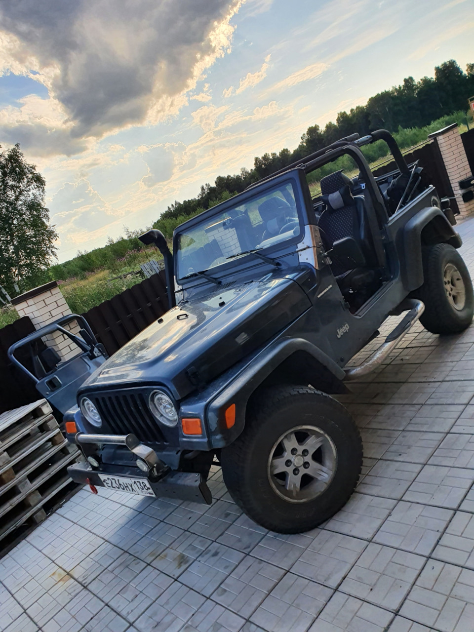 Подлокотник с сюрпризом — Jeep Wrangler (TJ), 2,5 л, 2001 года | своими  руками | DRIVE2