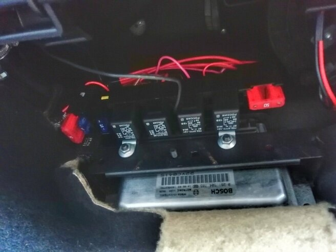 Второй блок. За бардачком. — Lada Niva Travel