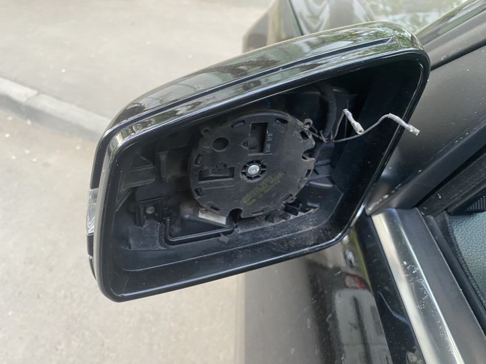 «Отстегнул» питание обогрева зеркала — Mercedes-Benz GLK-Class (X204)