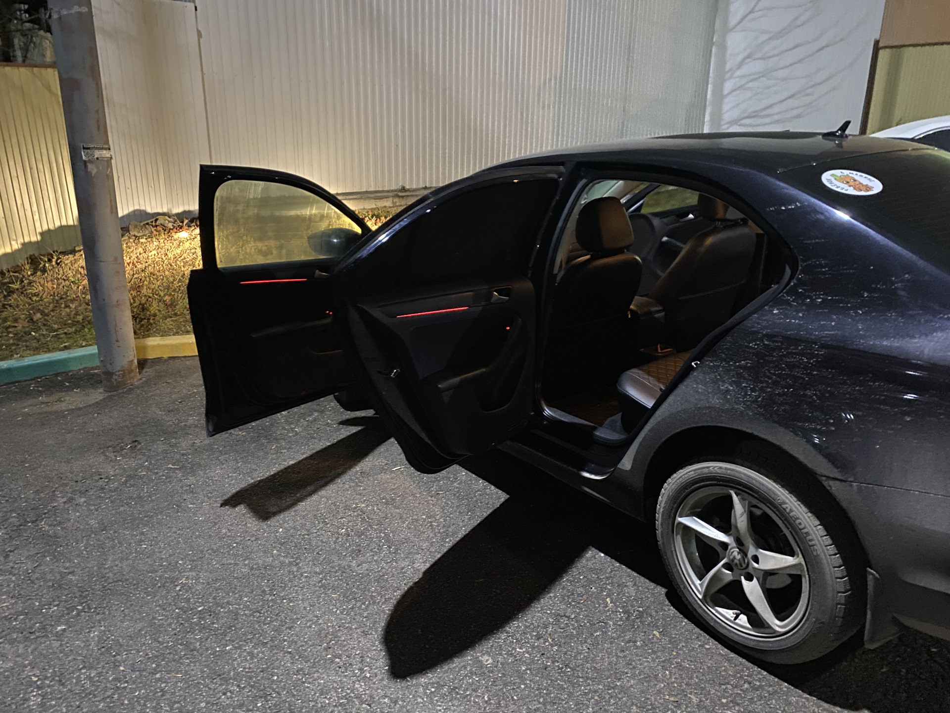 Ambient light — Volkswagen Jetta VI, 1,6 л, 2015 года тюнинг DRIVE2