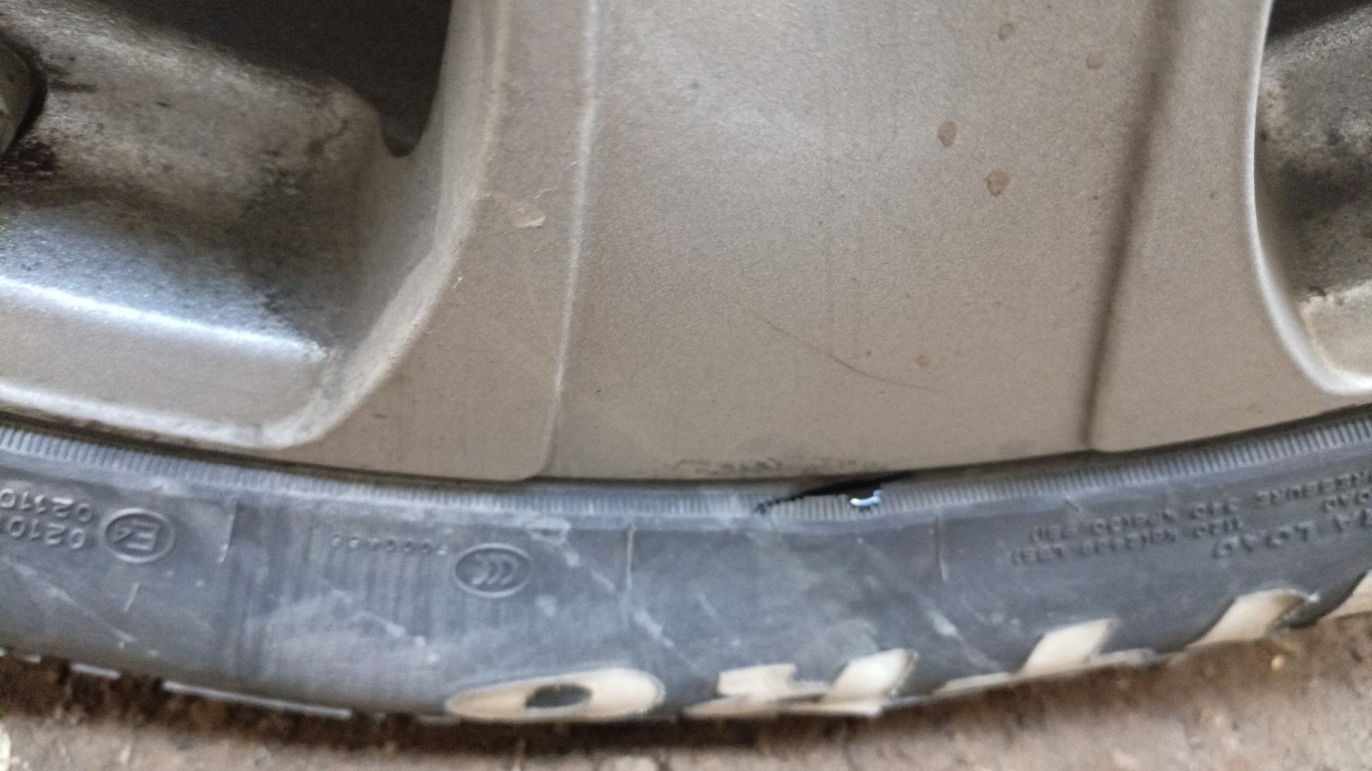 Порез на колесе. — Dodge Nitro, 2,8 л, 2007 года | визит на сервис | DRIVE2